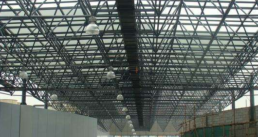 集安听网架公司的名目师阐述其网架的季节个性